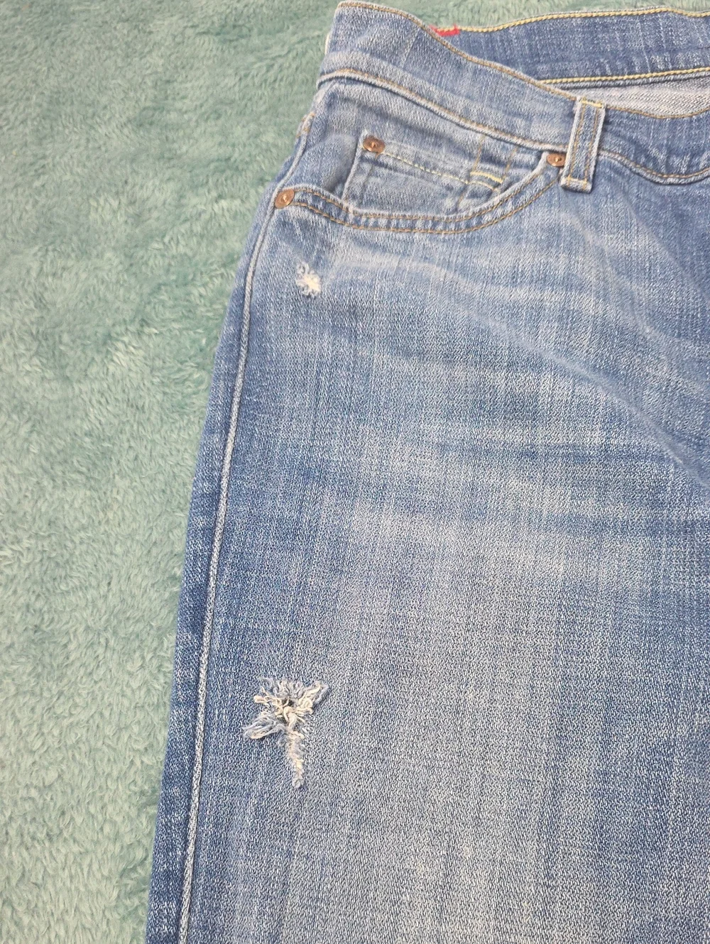 7 For All Mankind Women’s Light Blue Distressed Boyfriend Jeans